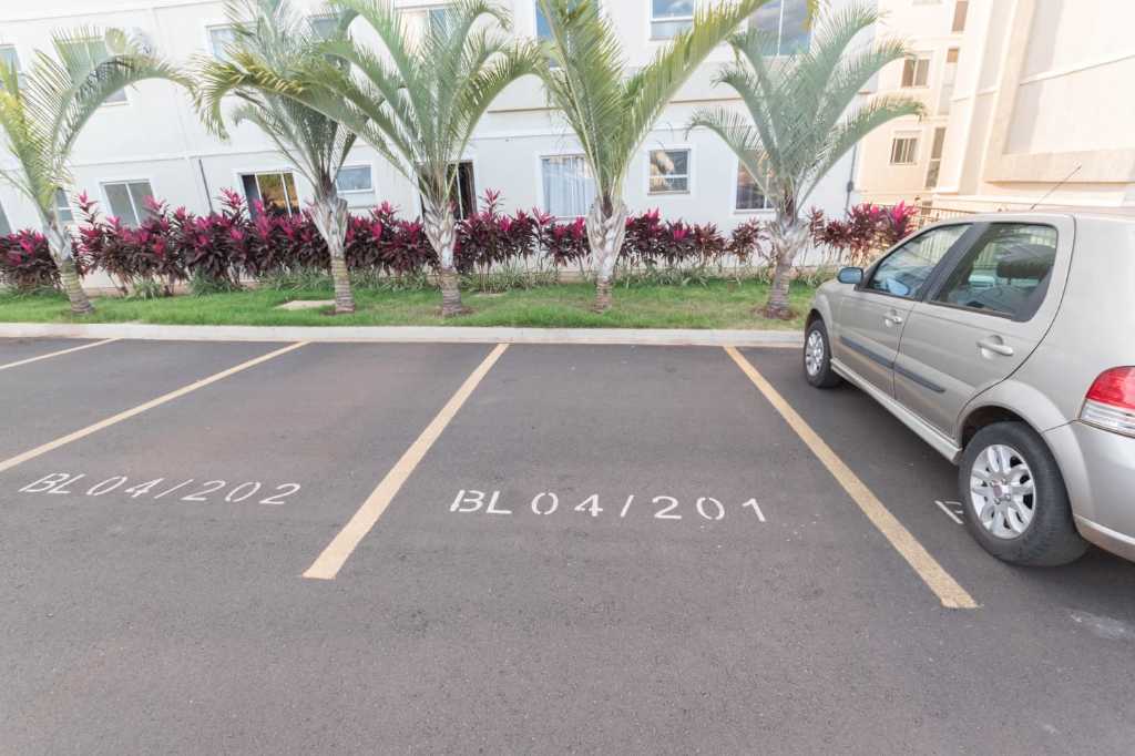 Venda de apartamentos / padrão na cidade de araraquara