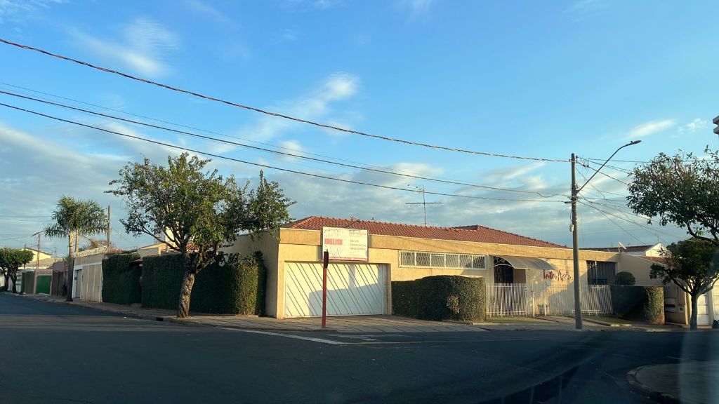 Venda de Casas / Padrão na cidade de Araraquara