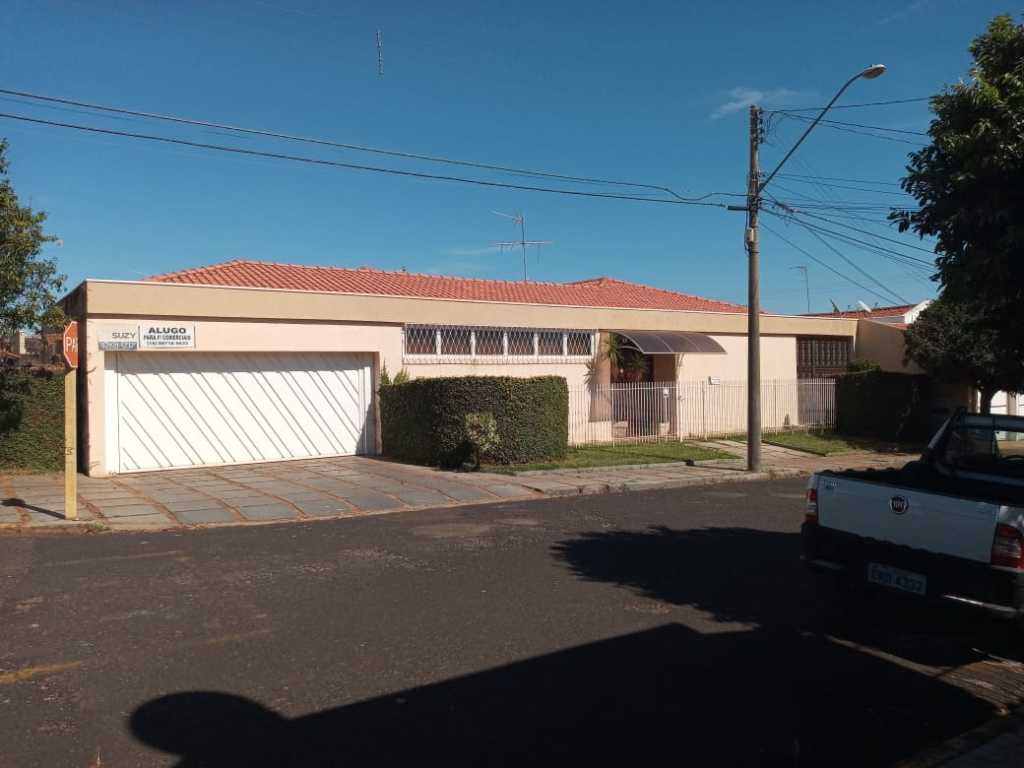 Venda de Casas / Padrão na cidade de Araraquara