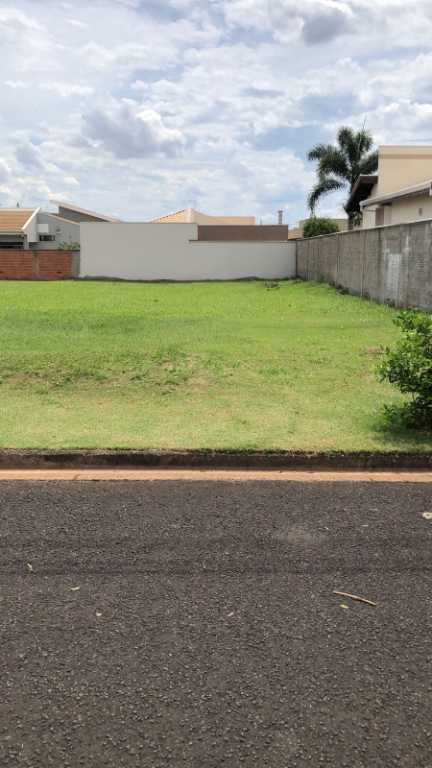 Venda de terreno / padrão na cidade de araraquara
