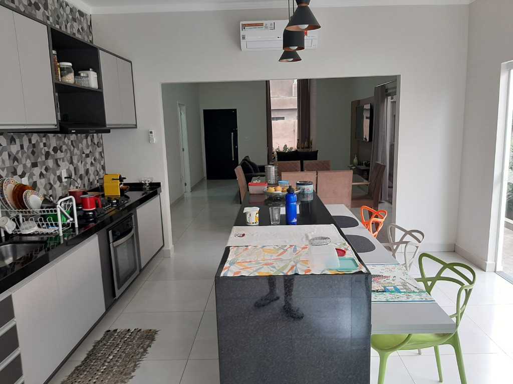 Venda de casas / condomínio na cidade de araraquara