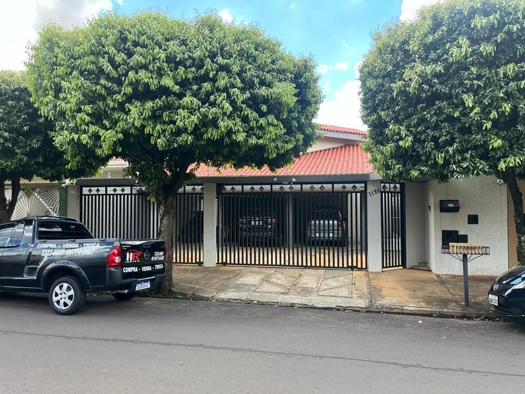 Venda de Casas / Padrão na cidade de Araraquara