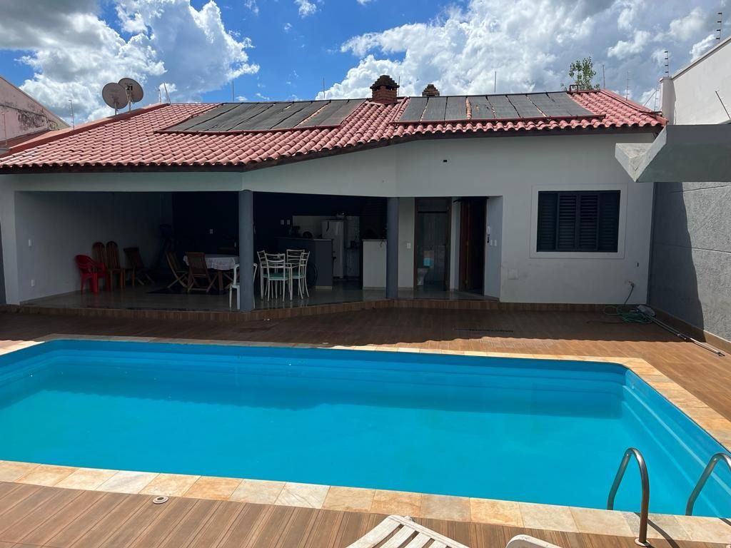 Venda de Casas / Padrão na cidade de Araraquara