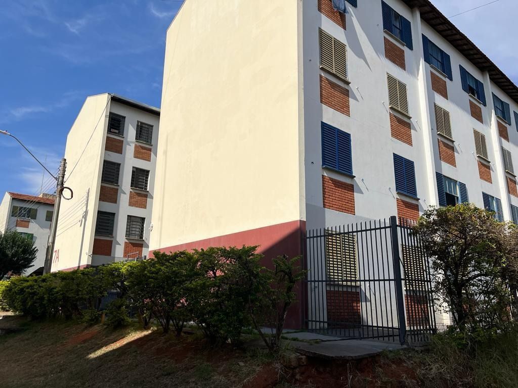 Venda de apartamentos / padrão na cidade de araraquara