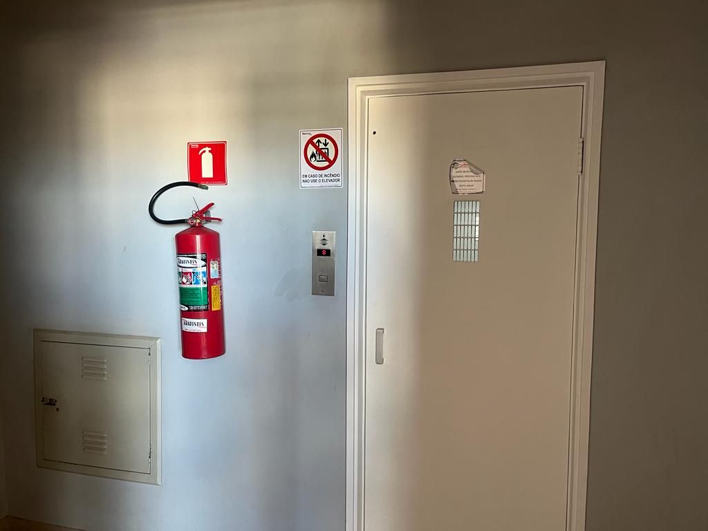 Venda de apartamentos / padrão na cidade de araraquara