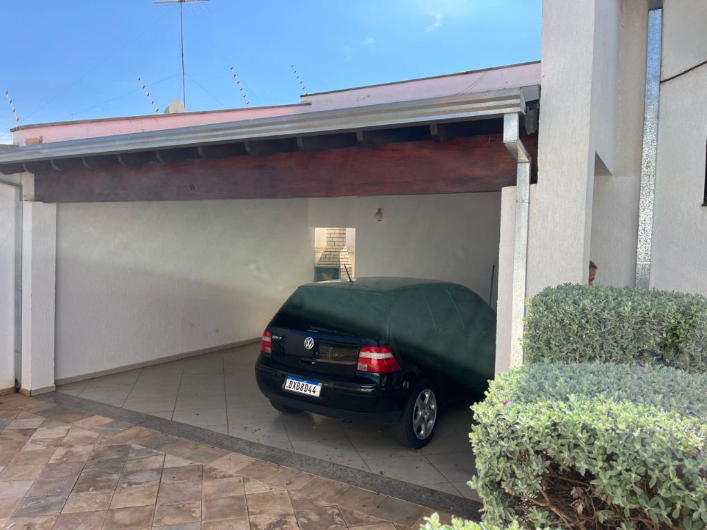 Venda de Casas / Padrão na cidade de Araraquara