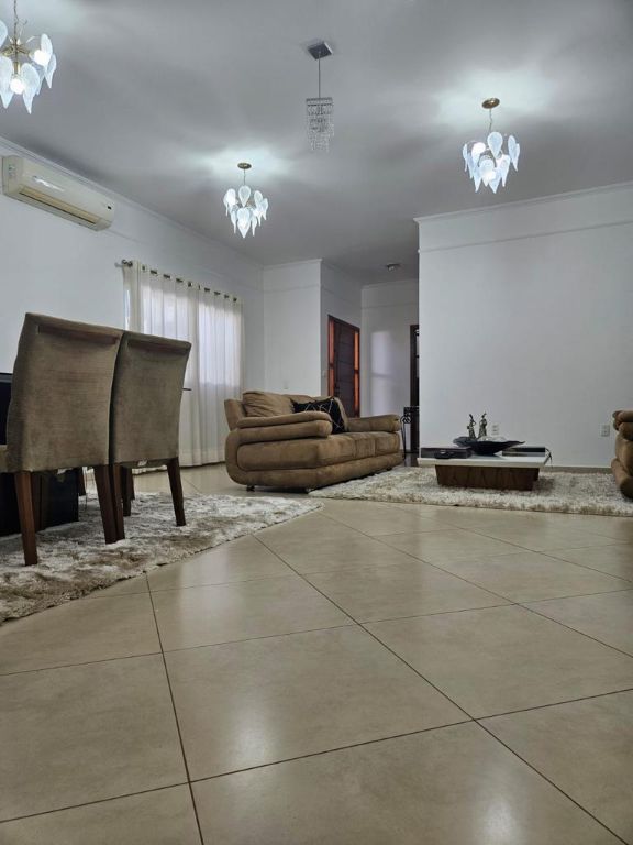 Venda de Casas / Padrão na cidade de Araraquara