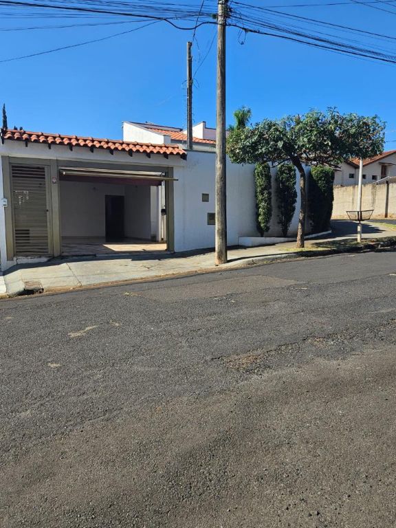 Venda de Casas / Padrão na cidade de Araraquara
