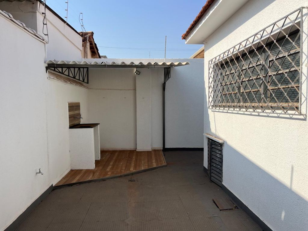 Locação de Casas / Padrão na cidade de Araraquara