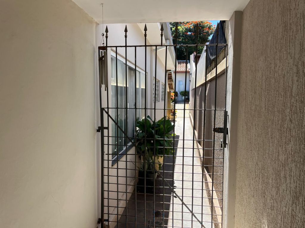 Venda de Casas / Padrão na cidade de Araraquara