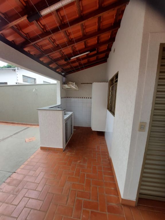 Casa Padrão à Venda no Centro de Araraquara - Imperdível!