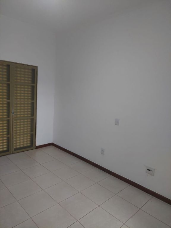 Casa Padrão à Venda no Centro de Araraquara - Imperdível!