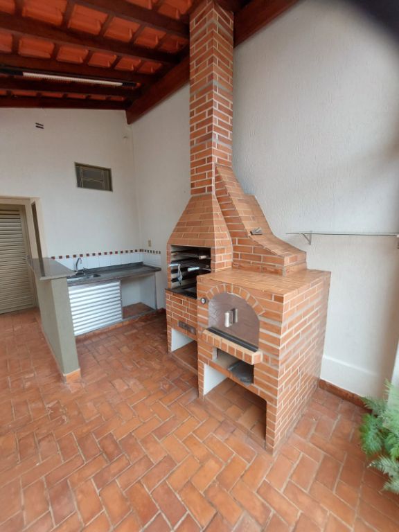 Casa Padrão à Venda no Centro de Araraquara - Imperdível!