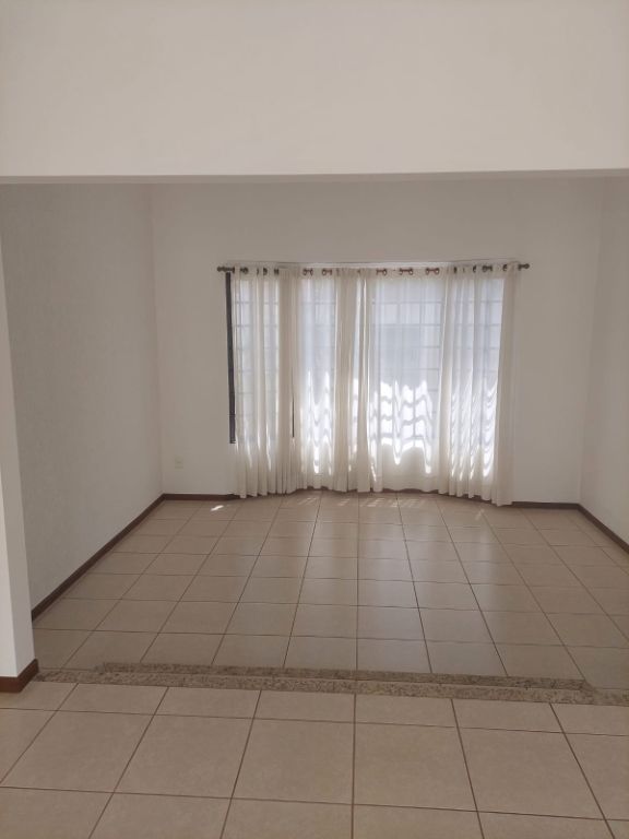 Casa padrão à venda no centro de araraquara - imperdível!