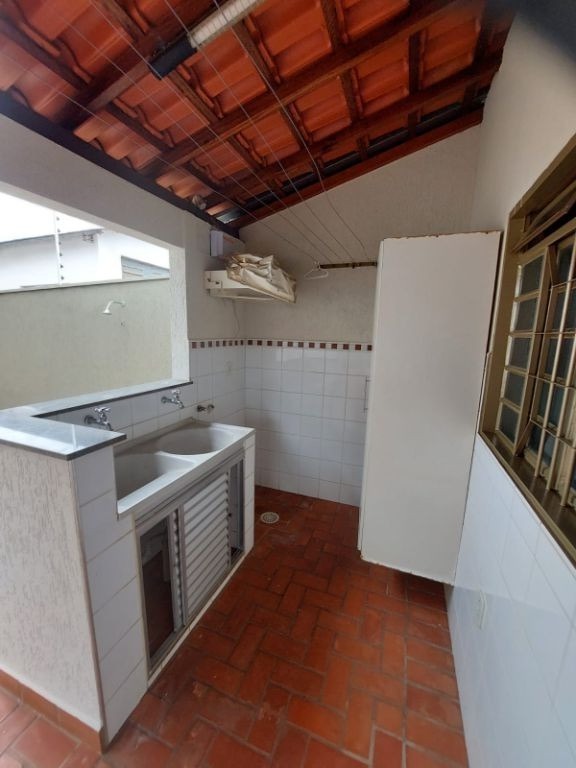 Casa Padrão à Venda no Centro de Araraquara - Imperdível!