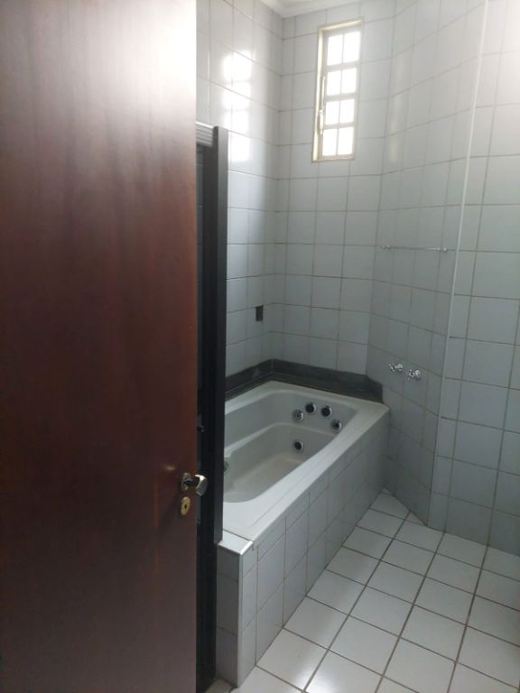 Casa Padrão à Venda no Centro de Araraquara - Imperdível!