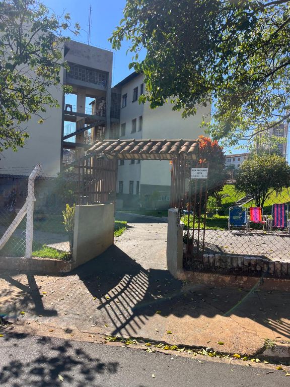 Venda de Apartamentos / Padrão na cidade de Araraquara