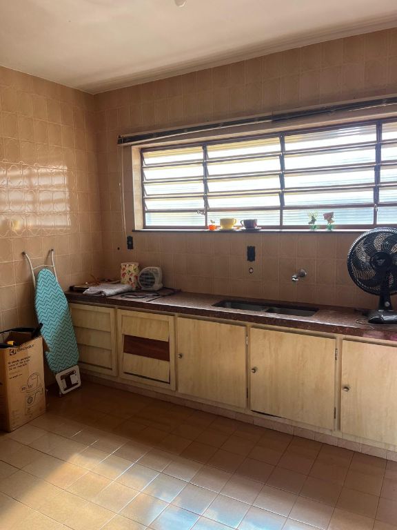 Venda de Casas / Alto Padrão na cidade de Araraquara