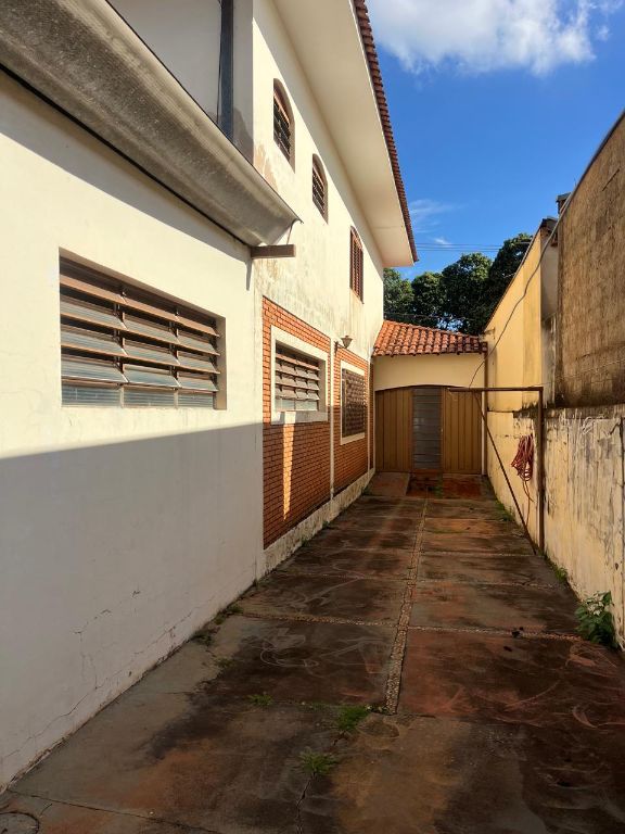 Venda de Casas / Alto Padrão na cidade de Araraquara