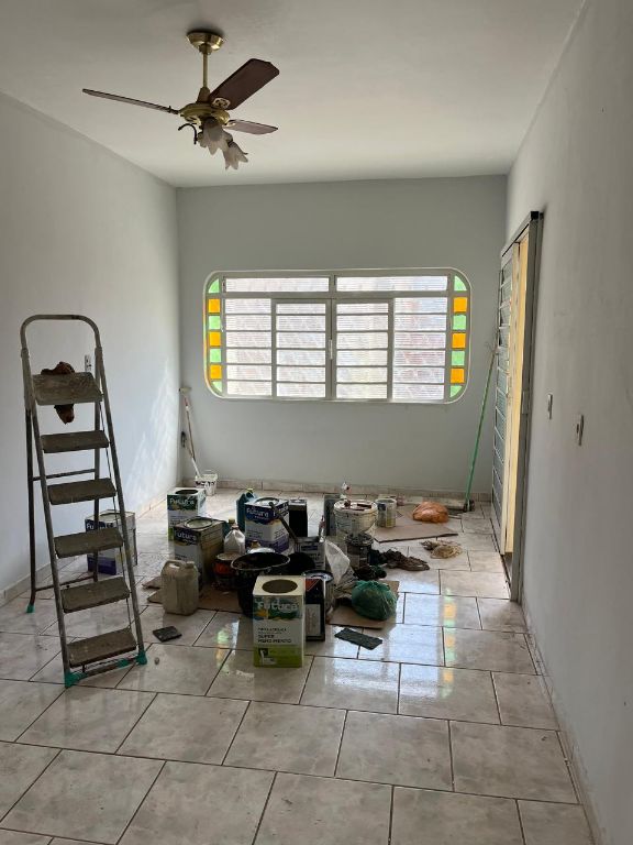 Locação de Casas / Padrão na cidade de Araraquara
