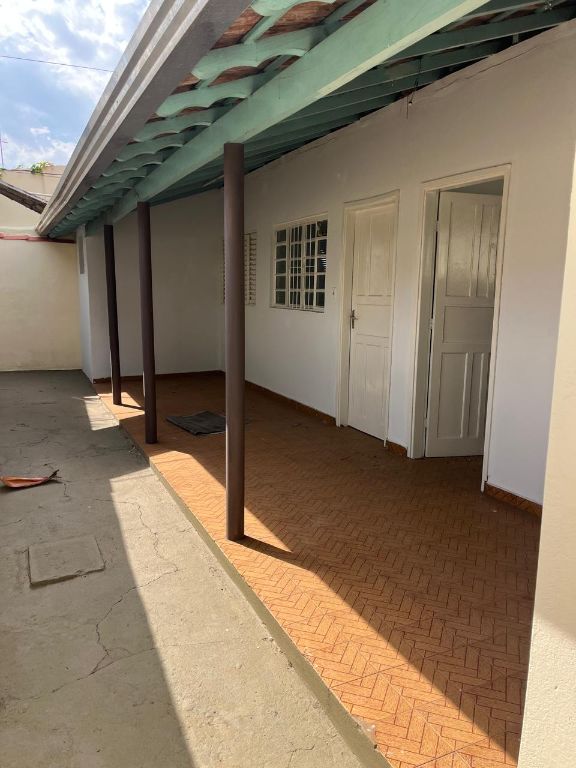 Locação de Casas / Padrão na cidade de Araraquara