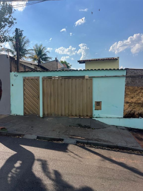 Locação de Casas / Padrão na cidade de Araraquara