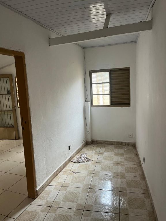 Locação de Casas / Padrão na cidade de Araraquara