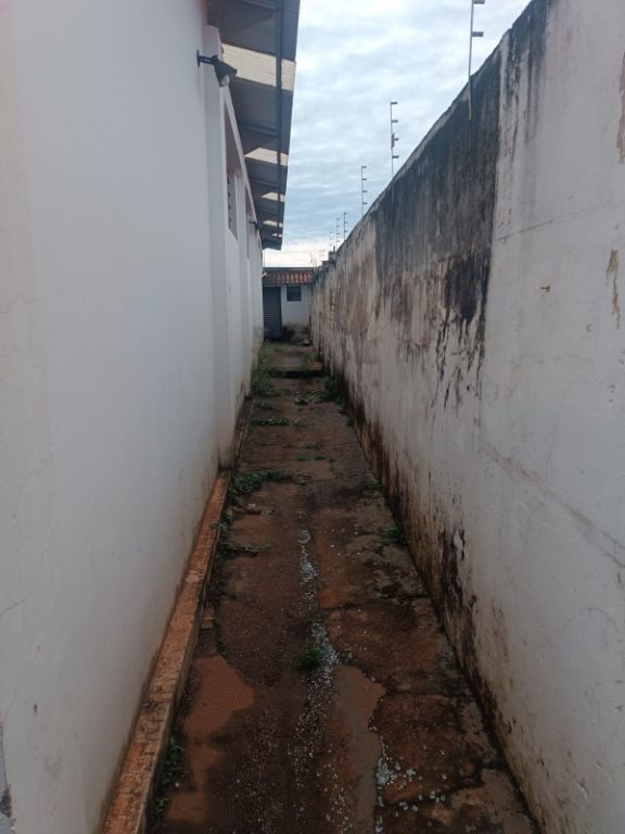 Locação de Industrial / Galpão na cidade de Araraquara
