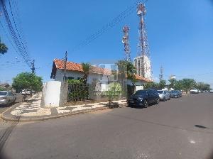 Casa para venda e locação com 3 quartos no Centro, Tupã - Imobiliária Alfa
