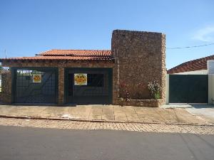 Casa à venda com 3 quartos no Centro, Tupã - Imobiliária Alfa