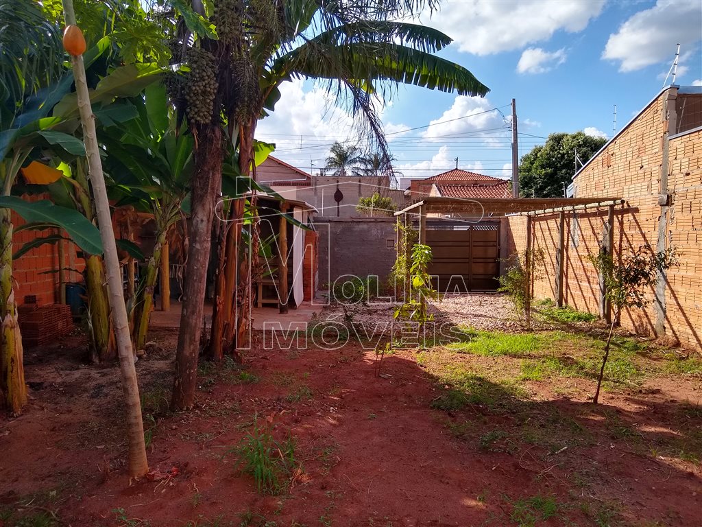 Venda de Terreno / Padrão na cidade de Araraquara