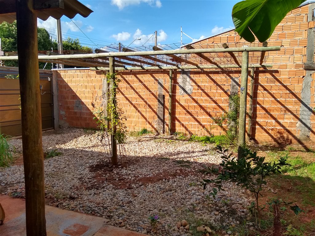 Venda de Terreno / Padrão na cidade de Araraquara