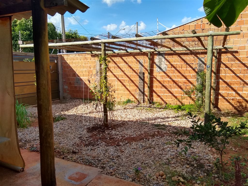 Venda de Terreno / Padrão na cidade de Araraquara