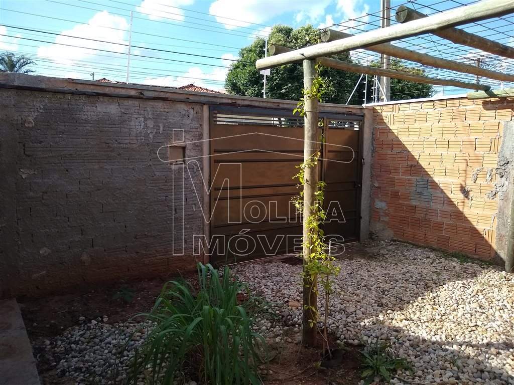 Venda de Terreno / Padrão na cidade de Araraquara