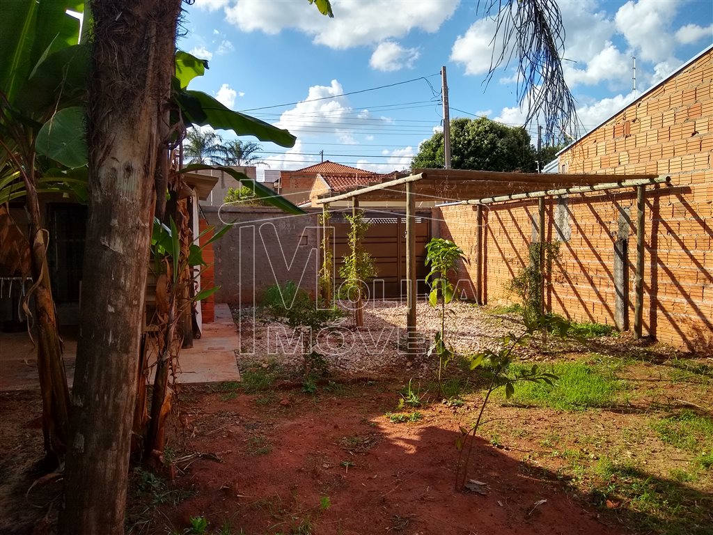 Venda de Terreno / Padrão na cidade de Araraquara