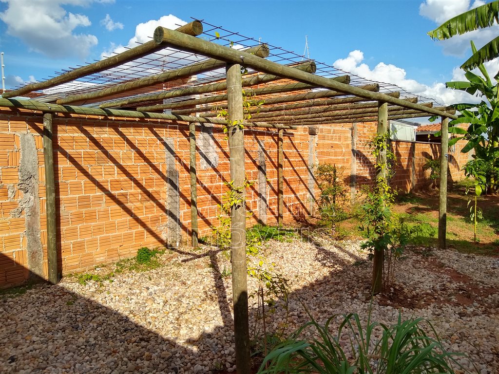 Venda de Terreno / Padrão na cidade de Araraquara