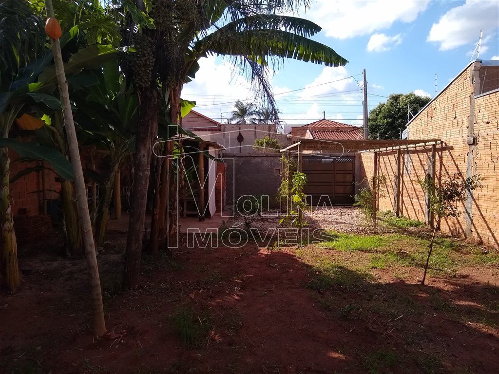 Venda de Terreno / Padrão na cidade de Araraquara