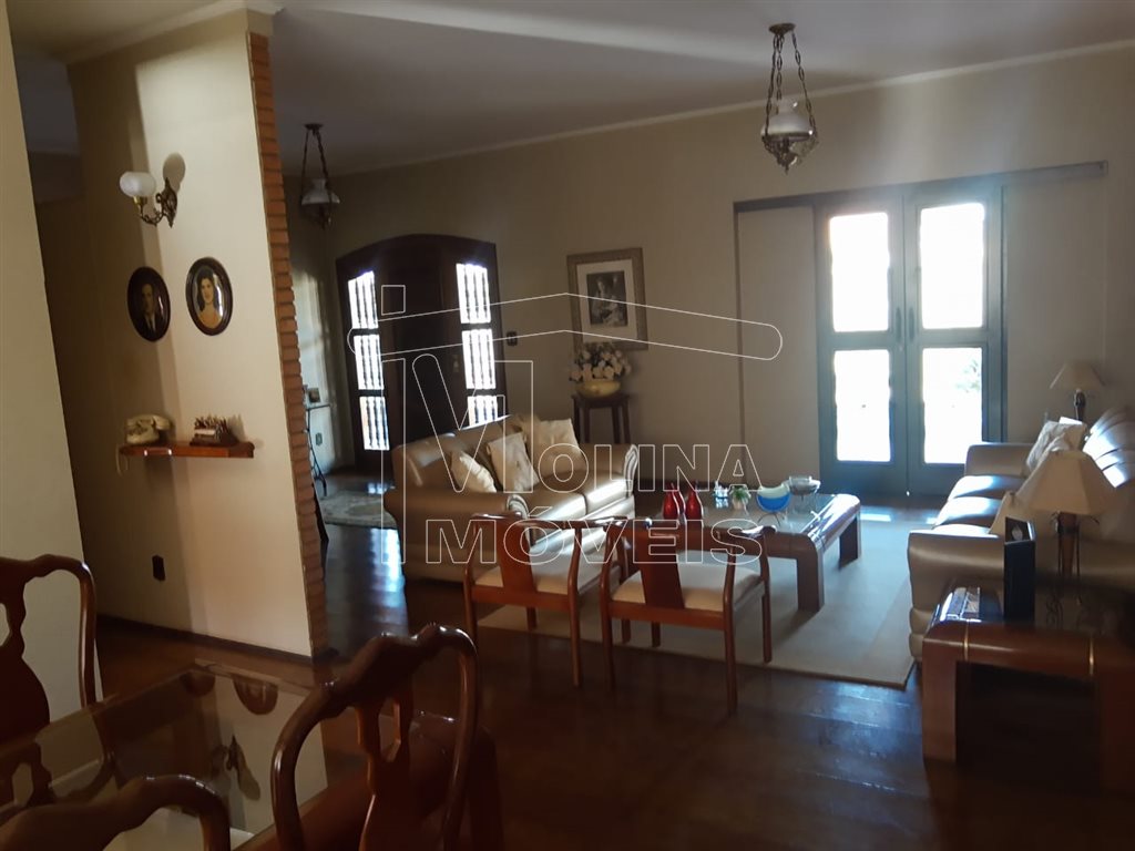Venda de Casas / Padrão na cidade de Araraquara