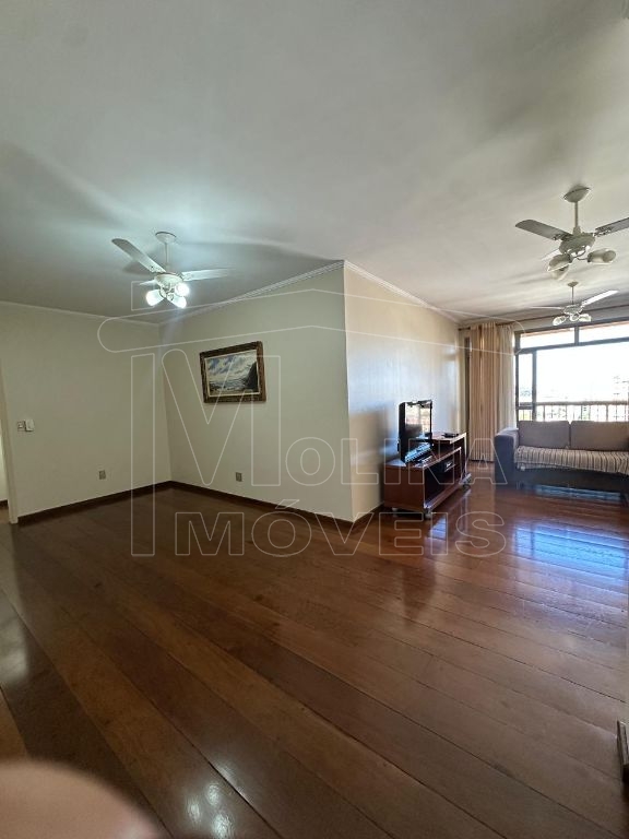 Venda de Apartamentos / Padrão na cidade de Araraquara