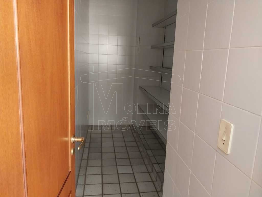 Locação de Apartamentos / Padrão na cidade de Araraquara