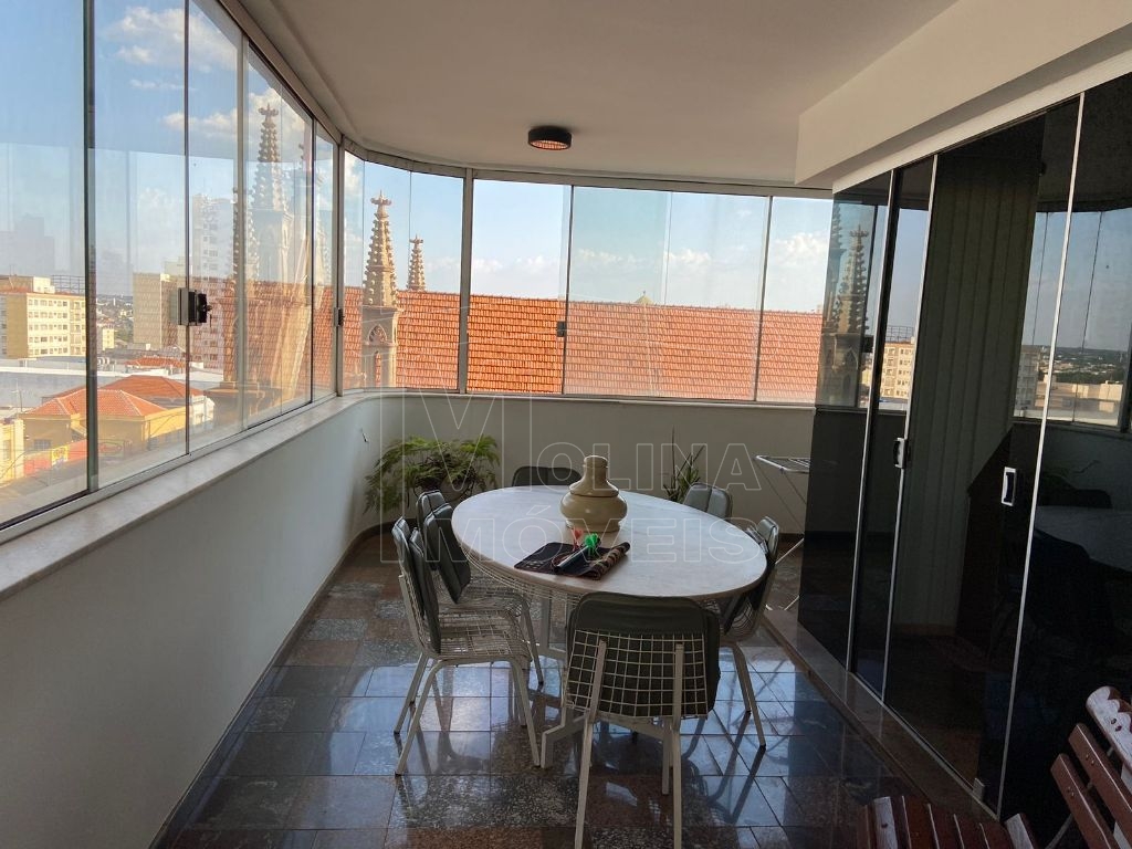 Venda de Apartamentos / Padrão na cidade de Araraquara