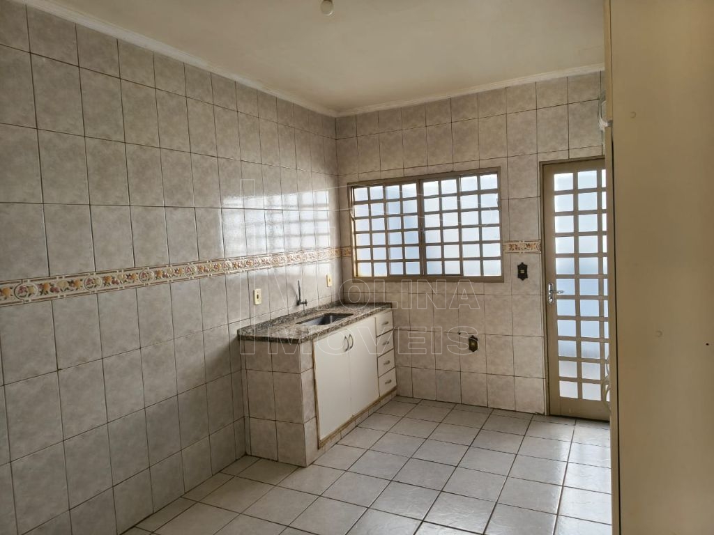 Locação de Casas / Padrão na cidade de Araraquara