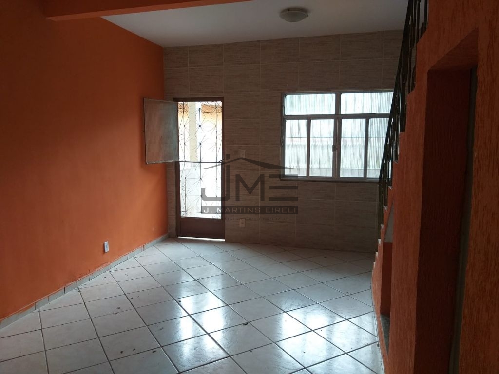Oportunidade de Apartamento 2 Quartos - preço imperdível - Precisa de pequena Obra