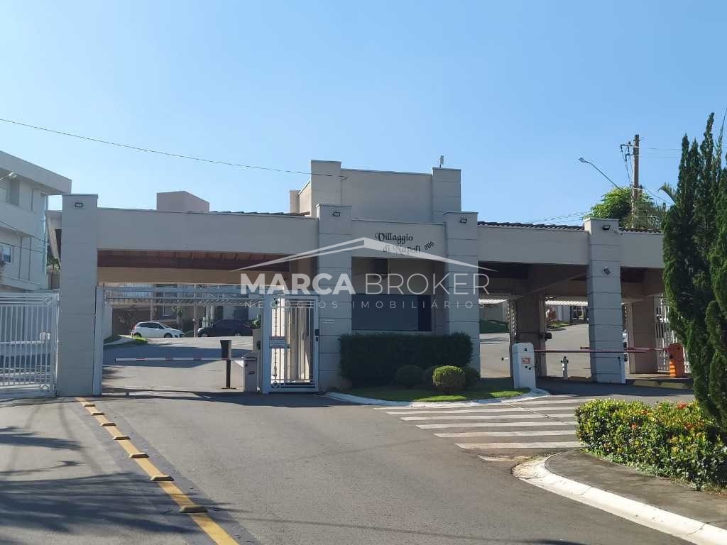 Casa em condomínio à comprar no condomínio villagio di napol