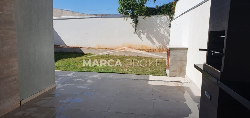 Casa a venda 03 Dorm, sendo 01 suite, com ampla garagem recém construída na cidade de Valinhos