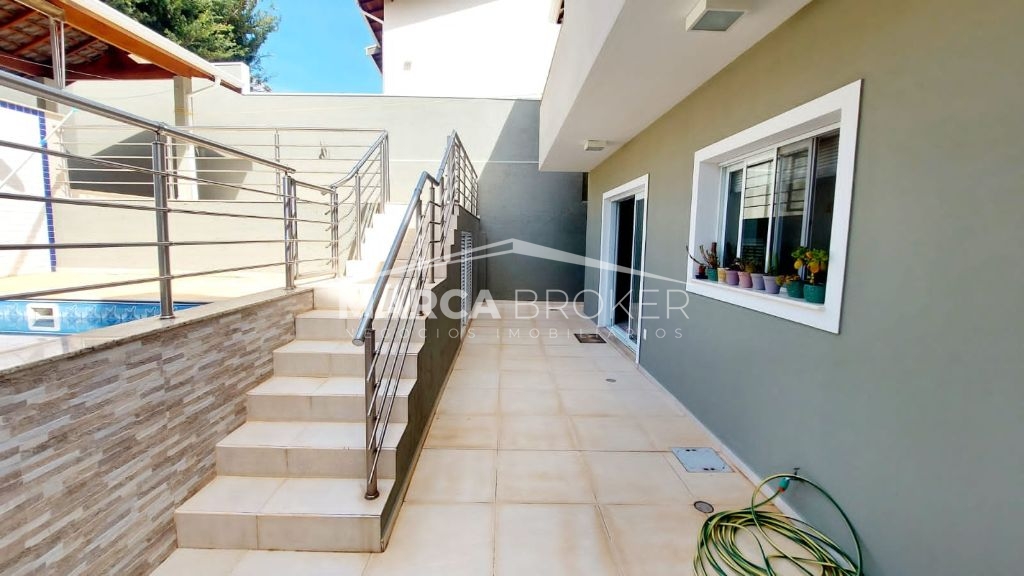 Casa a venda, com 03 Dormitórios, sendo 01 suíte, no CONDOMÍNIO FLORADA DA MATA - Valinhos SP