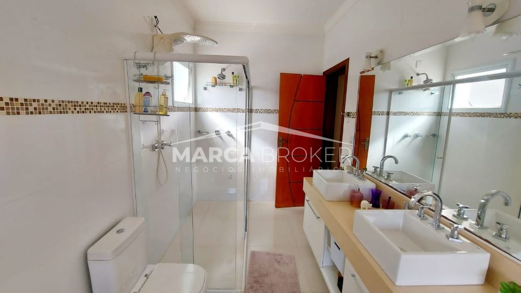 Casa a venda, com 03 Dormitórios, sendo 01 suíte, no CONDOMÍNIO FLORADA DA MATA - Valinhos SP