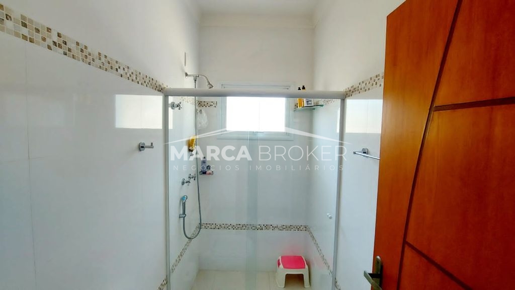 Casa a venda, com 03 Dormitórios, sendo 01 suíte, no CONDOMÍNIO FLORADA DA MATA - Valinhos SP