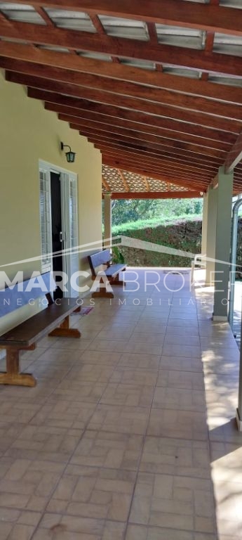 Casa a venda com 03 dormitórios na cidade tuiuti /sp