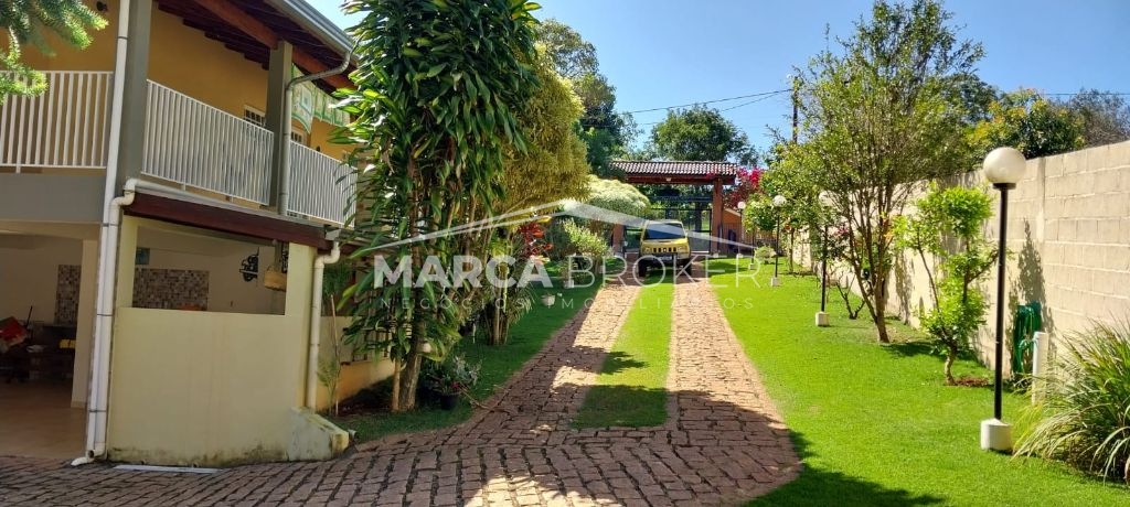 Casa a venda com 03 dormitórios na cidade Tuiuti /SP